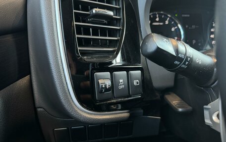 Mitsubishi Outlander III рестайлинг 3, 2018 год, 2 420 000 рублей, 15 фотография