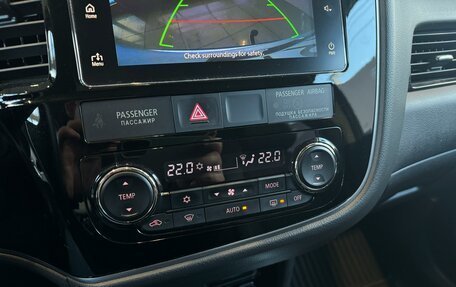 Mitsubishi Outlander III рестайлинг 3, 2018 год, 2 420 000 рублей, 20 фотография