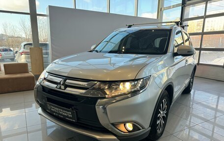Mitsubishi Outlander III рестайлинг 3, 2018 год, 2 420 000 рублей, 32 фотография