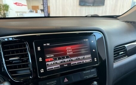 Mitsubishi Outlander III рестайлинг 3, 2018 год, 2 420 000 рублей, 21 фотография