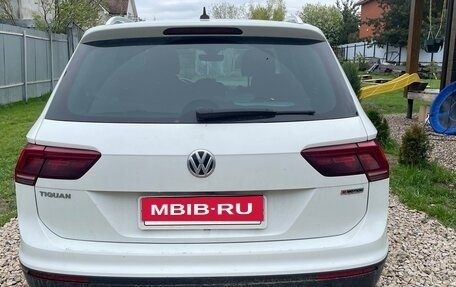 Volkswagen Tiguan II, 2019 год, 2 300 000 рублей, 4 фотография