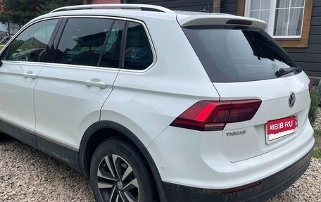 Volkswagen Tiguan II, 2019 год, 2 300 000 рублей, 3 фотография