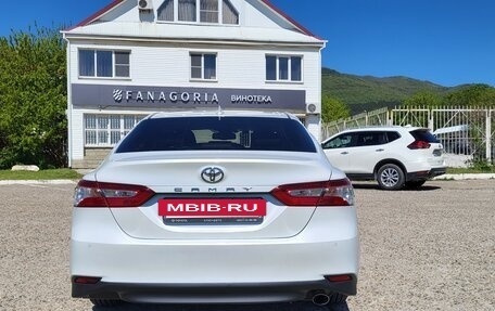Toyota Camry, 2019 год, 3 100 000 рублей, 7 фотография