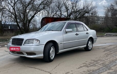 Mercedes-Benz C-Класс, 1996 год, 285 000 рублей, 2 фотография