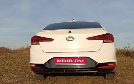 Hyundai Elantra VI рестайлинг, 2018 год, 1 750 000 рублей, 3 фотография