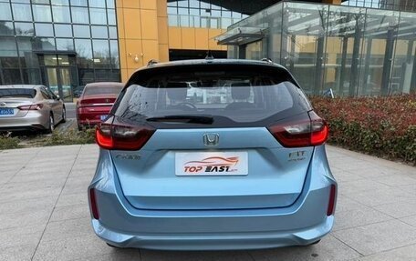 Honda Fit, 2022 год, 1 300 000 рублей, 5 фотография
