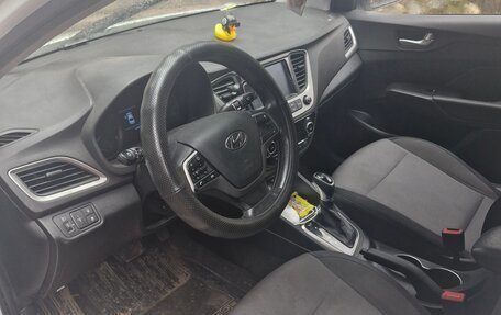 Hyundai Solaris II рестайлинг, 2017 год, 1 500 000 рублей, 6 фотография