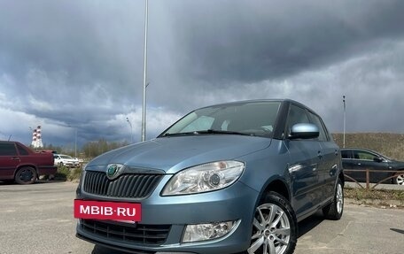Skoda Fabia II, 2011 год, 585 000 рублей, 2 фотография