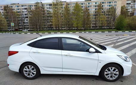 Hyundai Solaris II рестайлинг, 2011 год, 700 000 рублей, 3 фотография