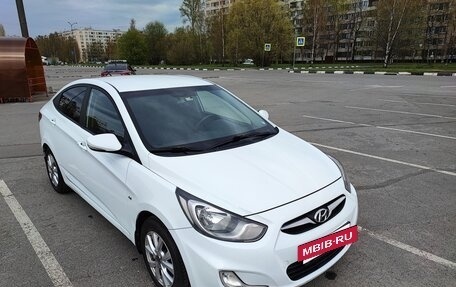 Hyundai Solaris II рестайлинг, 2011 год, 700 000 рублей, 2 фотография