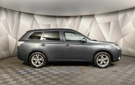 Mitsubishi Outlander III рестайлинг 3, 2013 год, 1 347 000 рублей, 6 фотография