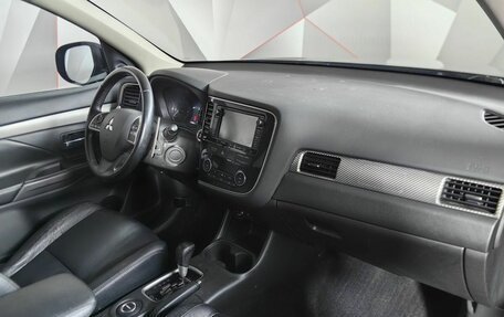 Mitsubishi Outlander III рестайлинг 3, 2013 год, 1 347 000 рублей, 10 фотография