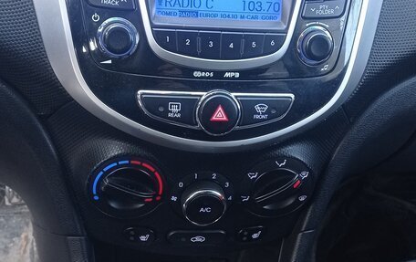 Hyundai Solaris II рестайлинг, 2012 год, 620 000 рублей, 16 фотография
