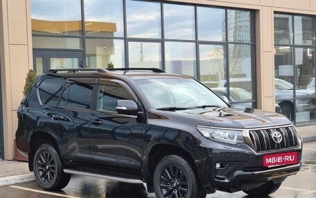 Toyota Land Cruiser Prado 150 рестайлинг 2, 2021 год, 6 450 000 рублей, 3 фотография