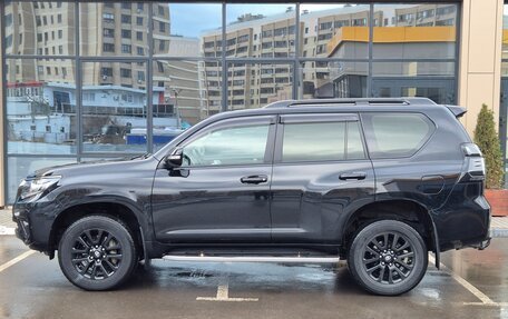 Toyota Land Cruiser Prado 150 рестайлинг 2, 2021 год, 6 450 000 рублей, 8 фотография
