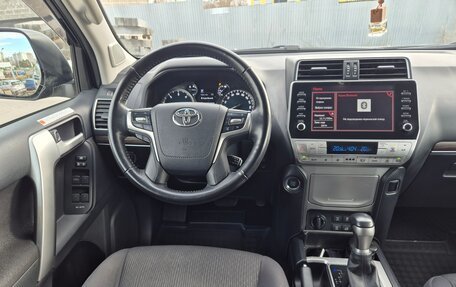 Toyota Land Cruiser Prado 150 рестайлинг 2, 2021 год, 6 450 000 рублей, 10 фотография
