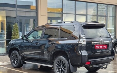 Toyota Land Cruiser Prado 150 рестайлинг 2, 2021 год, 6 450 000 рублей, 7 фотография