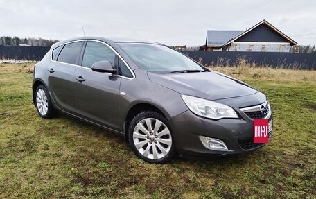 Opel Astra J, 2011 год, 580 000 рублей, 3 фотография
