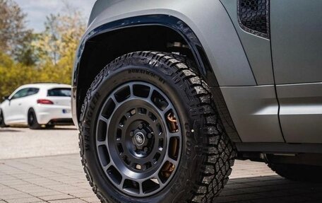 Land Rover Defender II, 2025 год, 35 000 000 рублей, 5 фотография