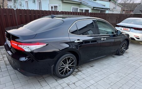 Toyota Camry, 2020 год, 3 450 000 рублей, 5 фотография