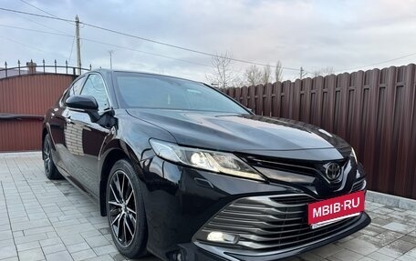 Toyota Camry, 2020 год, 3 450 000 рублей, 2 фотография