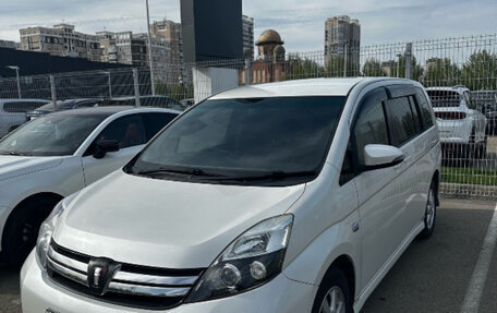 Toyota ISis I, 2014 год, 1 425 000 рублей, 2 фотография