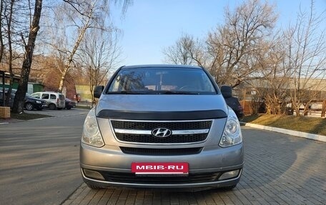 Hyundai Grand Starex Grand Starex I рестайлинг 2, 2011 год, 1 200 000 рублей, 2 фотография