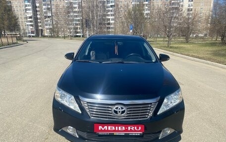 Toyota Camry, 2012 год, 1 900 000 рублей, 5 фотография