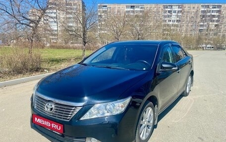 Toyota Camry, 2012 год, 1 900 000 рублей, 4 фотография