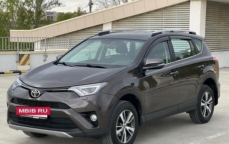Toyota RAV4, 2018 год, 2 580 000 рублей, 5 фотография