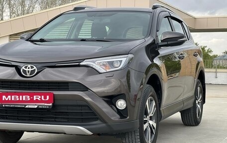 Toyota RAV4, 2018 год, 2 580 000 рублей, 3 фотография