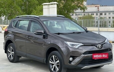 Toyota RAV4, 2018 год, 2 580 000 рублей, 7 фотография