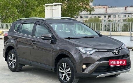 Toyota RAV4, 2018 год, 2 580 000 рублей, 6 фотография