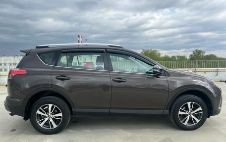 Toyota RAV4, 2018 год, 2 580 000 рублей, 10 фотография