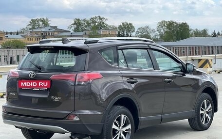 Toyota RAV4, 2018 год, 2 580 000 рублей, 12 фотография