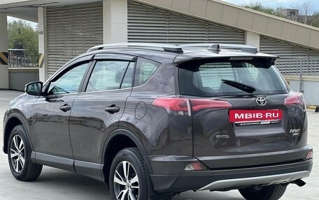 Toyota RAV4, 2018 год, 2 580 000 рублей, 17 фотография