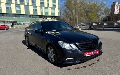 Mercedes-Benz E-Класс, 2011 год, 1 800 000 рублей, 3 фотография