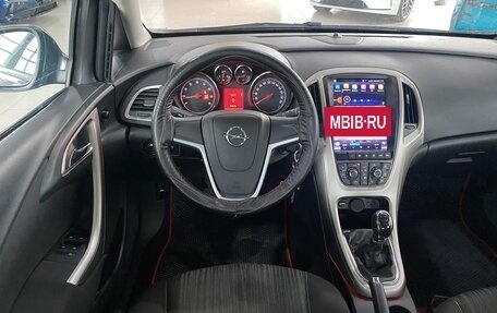 Opel Astra J, 2011 год, 899 000 рублей, 11 фотография