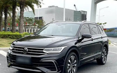 Volkswagen Tiguan II, 2022 год, 2 600 000 рублей, 1 фотография