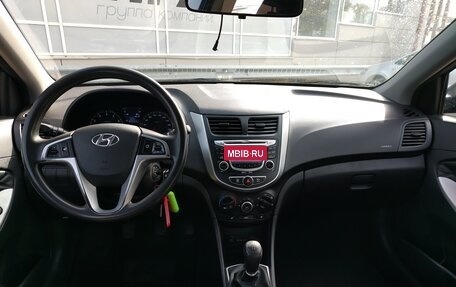 Hyundai Solaris II рестайлинг, 2011 год, 631 000 рублей, 5 фотография