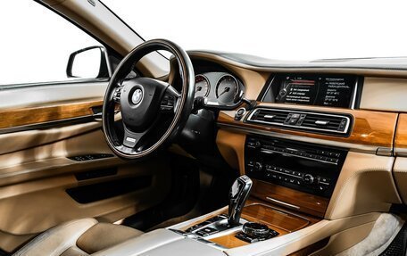 BMW 7 серия, 2014 год, 2 450 000 рублей, 9 фотография