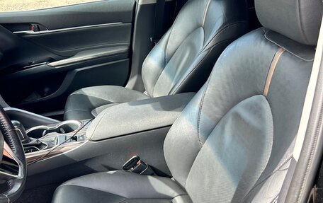 Toyota Camry, 2018 год, 2 400 000 рублей, 7 фотография