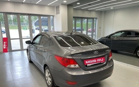 Hyundai Solaris II рестайлинг, 2013 год, 800 000 рублей, 6 фотография