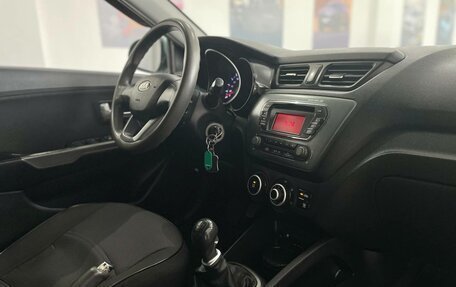 KIA Rio III рестайлинг, 2013 год, 820 000 рублей, 10 фотография