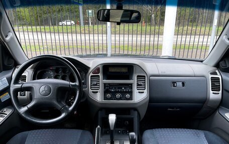 Mitsubishi Pajero IV, 2006 год, 1 635 000 рублей, 10 фотография