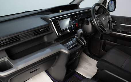 Honda Stepwgn IV, 2017 год, 2 299 000 рублей, 9 фотография