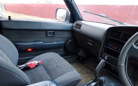 Toyota Hilux Surf III рестайлинг, 1992 год, 250 000 рублей, 3 фотография