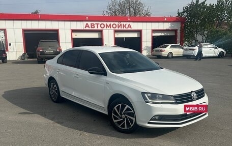 Volkswagen Jetta VI, 2018 год, 1 800 000 рублей, 4 фотография