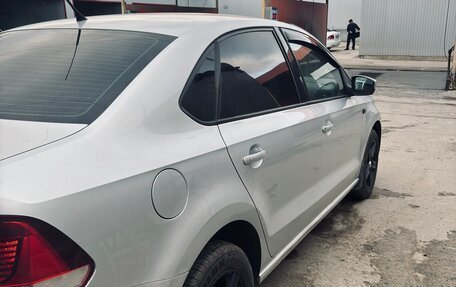 Volkswagen Polo VI (EU Market), 2012 год, 950 000 рублей, 2 фотография