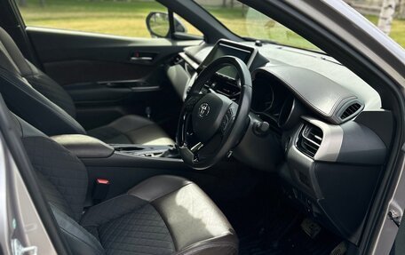 Toyota C-HR I рестайлинг, 2017 год, 2 850 000 рублей, 9 фотография
